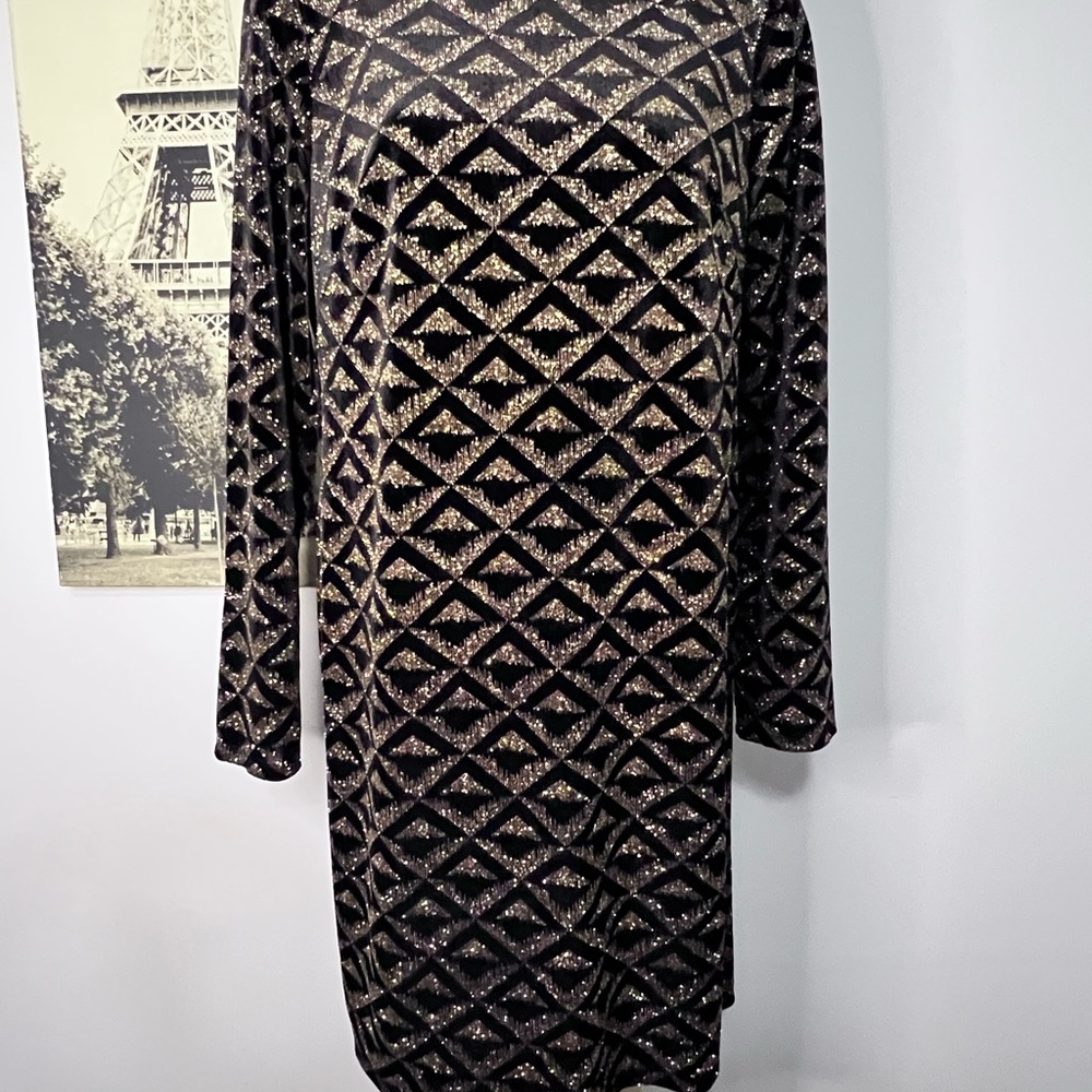 Jessica Howard Black and Gold Patterned Dress - Picture 4 of 10